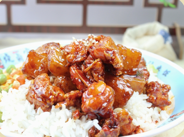 招牌酱⾹鸡饭
